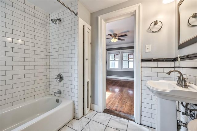 807 W 48TH Street 304, Kansas City, MO 64112