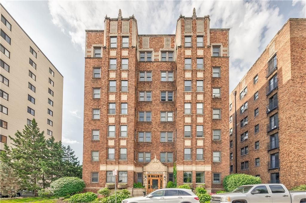 807 W 48TH Street 304, Kansas City, MO 64112
