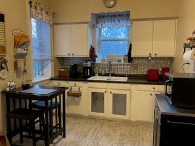 213 W QUINCY Street 1, Riverside, IL 60546