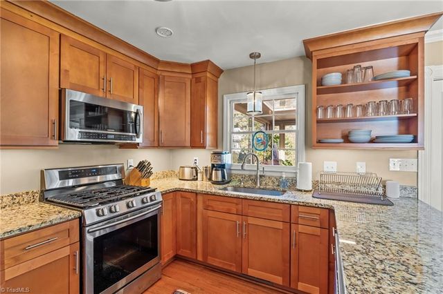 610 Colonial Drive, High Point, NC 27262