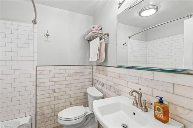 610 Colonial Drive, High Point, NC 27262