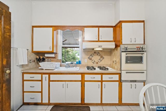 430 Central Avenue, Harrison, NJ 07029