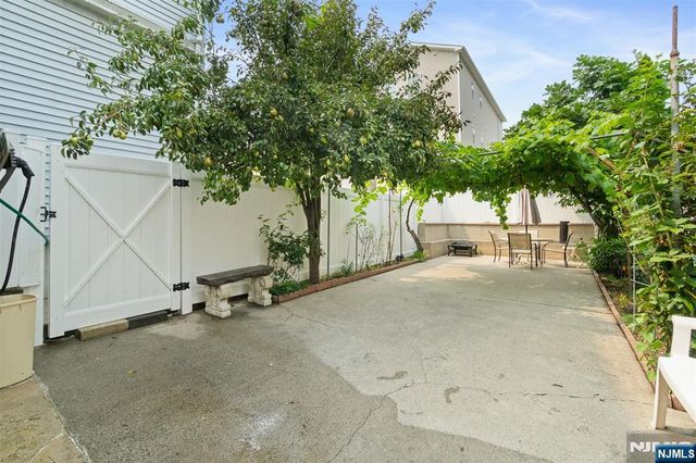 430 Central Avenue, Harrison, NJ 07029