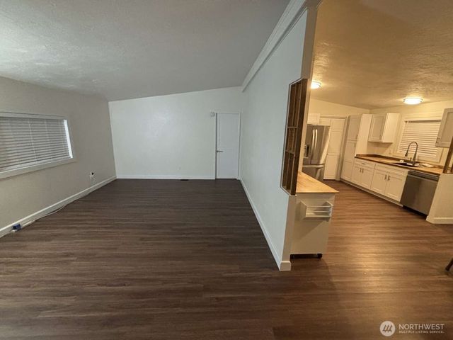 12615 NE 189th Street, Bothell, WA 98011