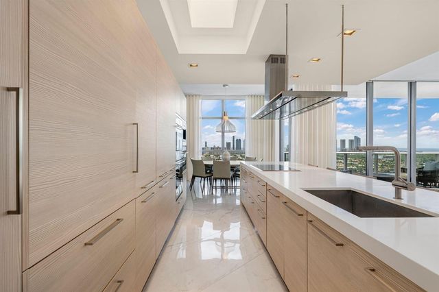 17301 Biscayne Boulevard Ph-7, North Miami Beach, FL 33160