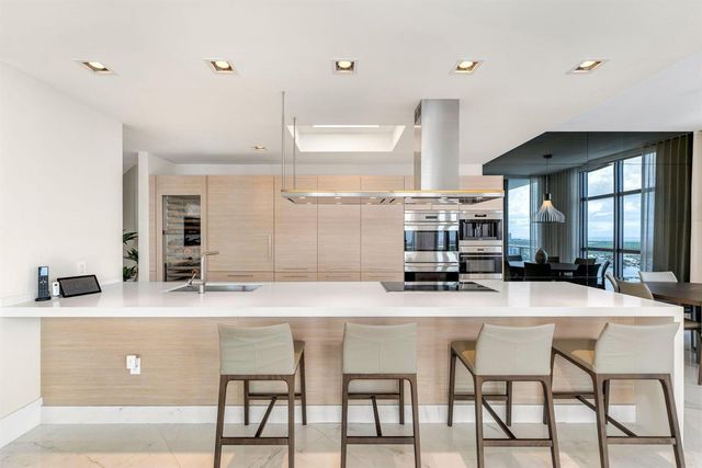 17301 Biscayne Boulevard Ph-7, North Miami Beach, FL 33160