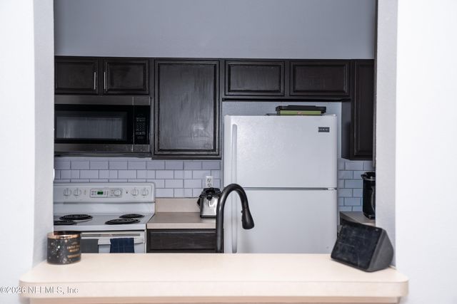 7990 BAYMEADOWS Road E 530, Jacksonville, FL 32256