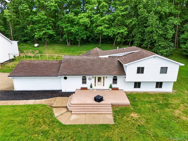 8655 Joey Drive, Putnam Township, MI 48169