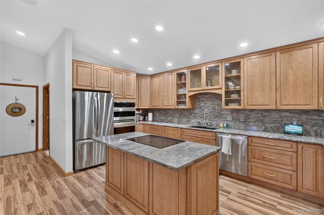 8655 Joey Drive, Putnam Township, MI 48169