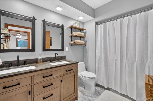 8655 Joey Drive, Putnam Township, MI 48169