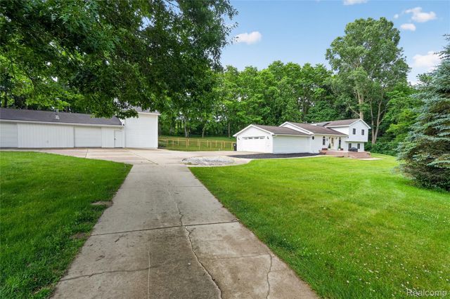 8655 Joey Drive, Putnam Township, MI 48169