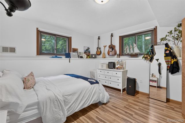 8655 Joey Drive, Putnam Township, MI 48169