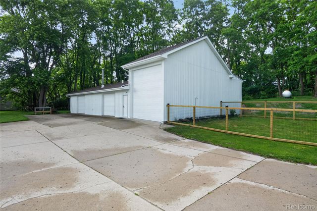 8655 Joey Drive, Putnam Township, MI 48169