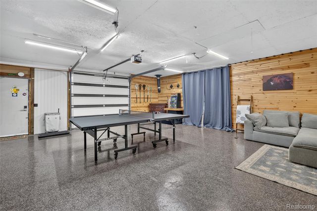 8655 Joey Drive, Putnam Township, MI 48169