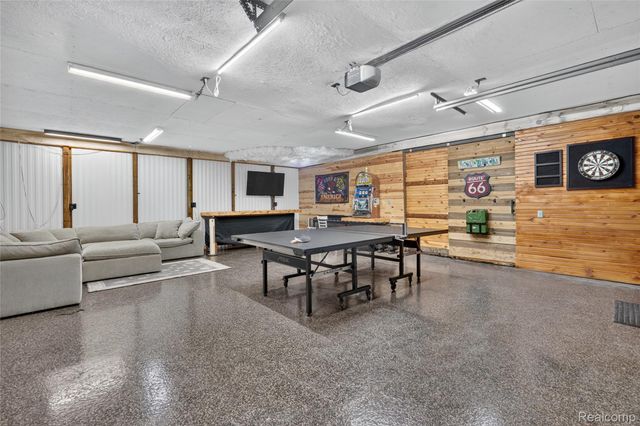 8655 Joey Drive, Putnam Township, MI 48169