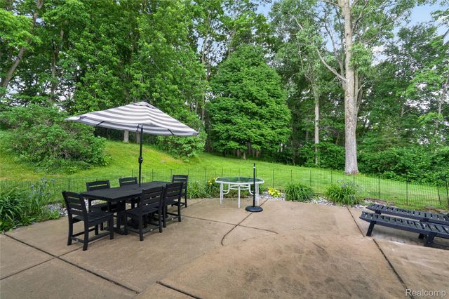 8655 Joey Drive, Putnam Township, MI 48169