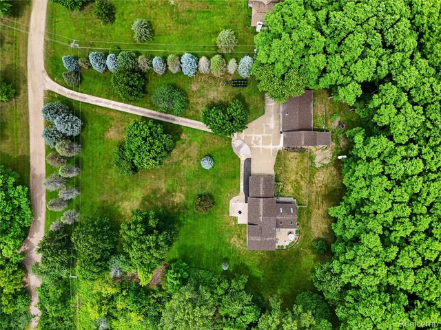 8655 Joey Drive, Putnam Township, MI 48169