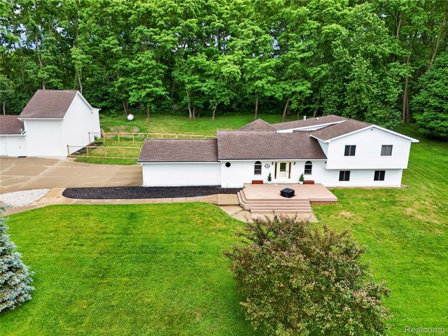 8655 Joey Drive, Putnam Township, MI 48169