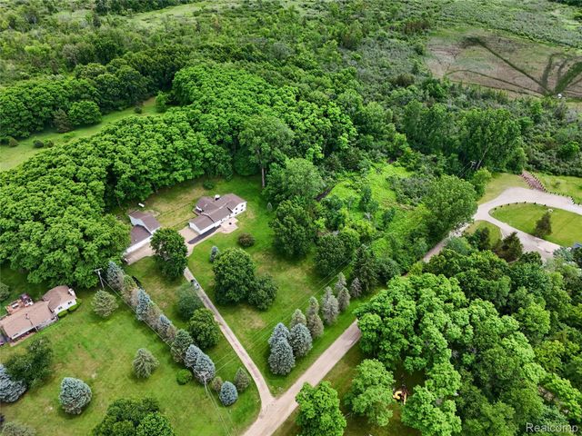 8655 Joey Drive, Putnam Township, MI 48169