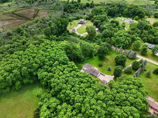 8655 Joey Drive, Putnam Township, MI 48169
