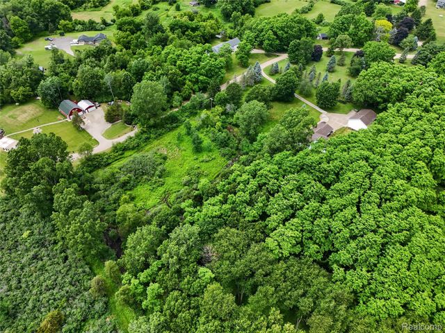 8655 Joey Drive, Putnam Township, MI 48169