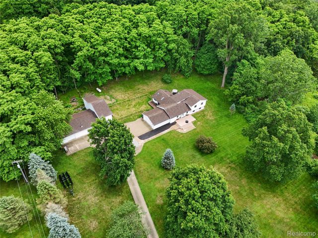 8655 Joey Drive, Putnam Township, MI 48169