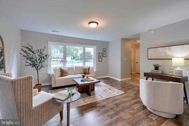 728 BLUE JAY RD, Harrisburg, PA 17111