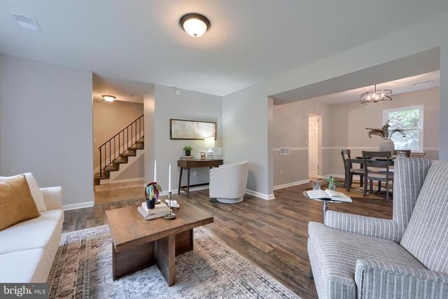 728 BLUE JAY RD, Harrisburg, PA 17111