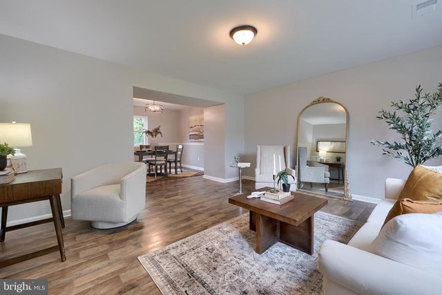 728 BLUE JAY RD, Harrisburg, PA 17111