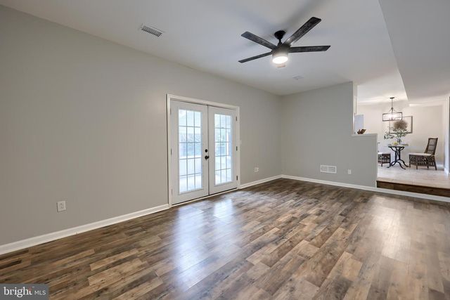 728 BLUE JAY RD, Harrisburg, PA 17111