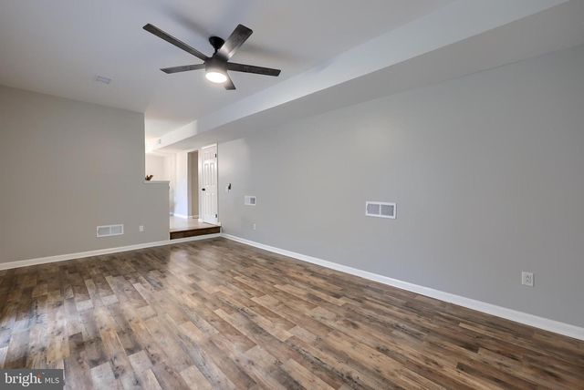 728 BLUE JAY RD, Harrisburg, PA 17111