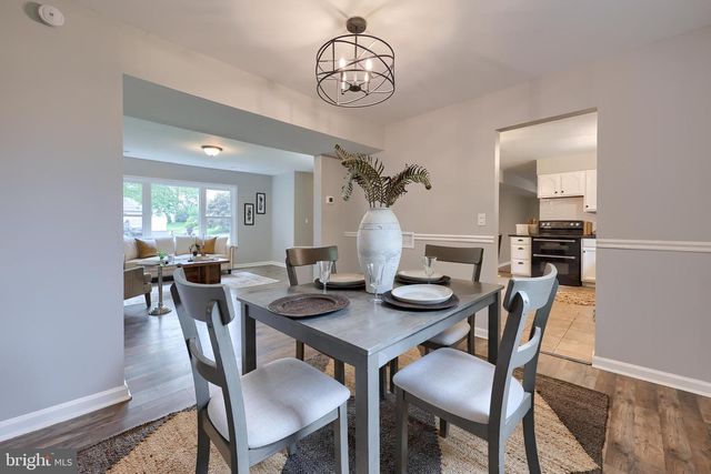 728 BLUE JAY RD, Harrisburg, PA 17111