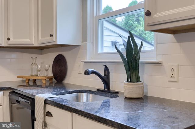 728 BLUE JAY RD, Harrisburg, PA 17111