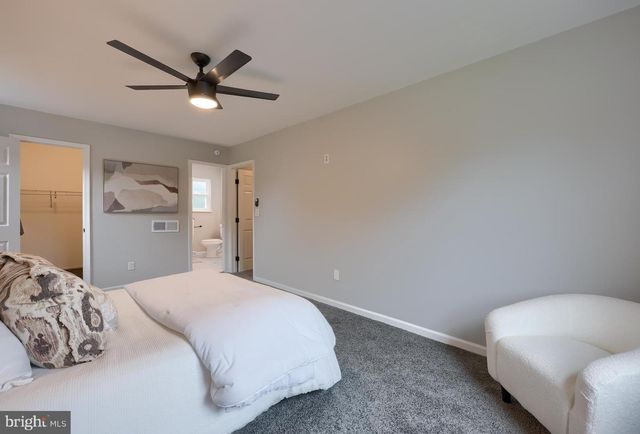 728 BLUE JAY RD, Harrisburg, PA 17111