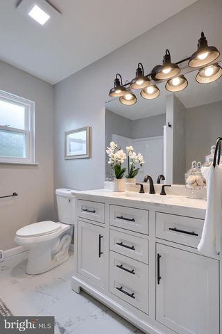 728 BLUE JAY RD, Harrisburg, PA 17111