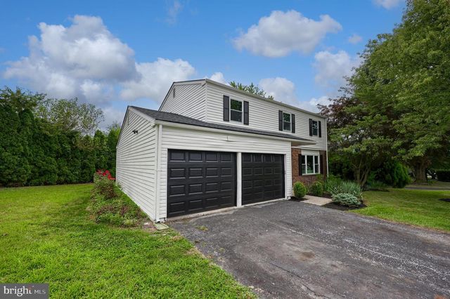 728 BLUE JAY RD, Harrisburg, PA 17111