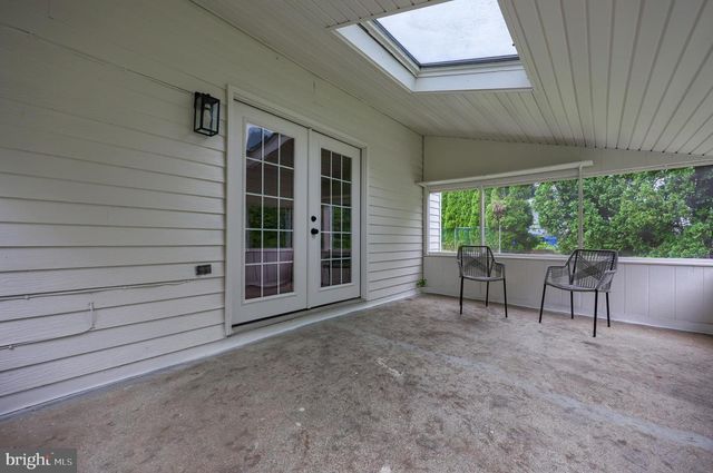 728 BLUE JAY RD, Harrisburg, PA 17111