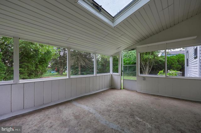 728 BLUE JAY RD, Harrisburg, PA 17111