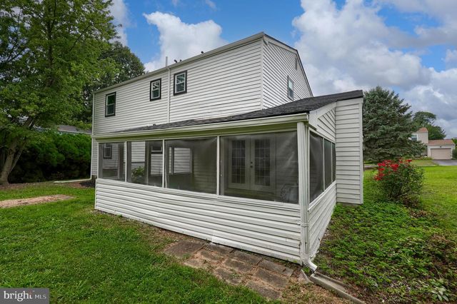 728 BLUE JAY RD, Harrisburg, PA 17111