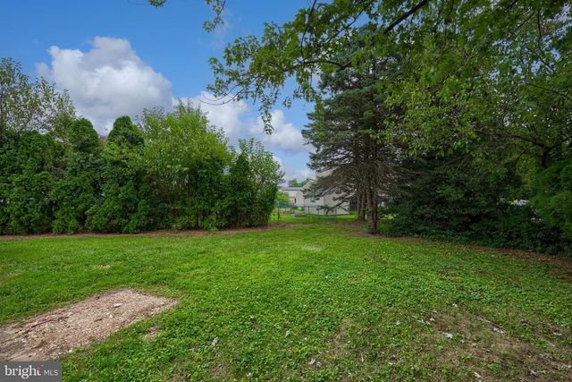 728 BLUE JAY RD, Harrisburg, PA 17111