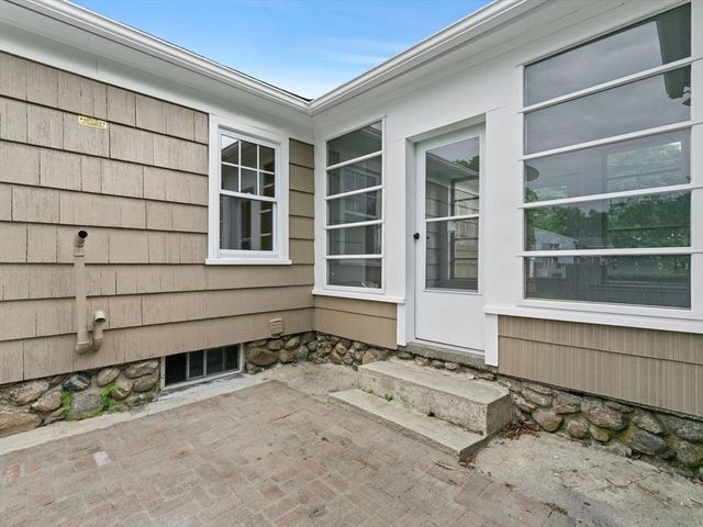 172 Crescent Street, Shrewsbury, MA 01545