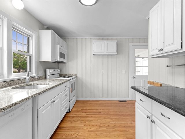 172 Crescent Street, Shrewsbury, MA 01545