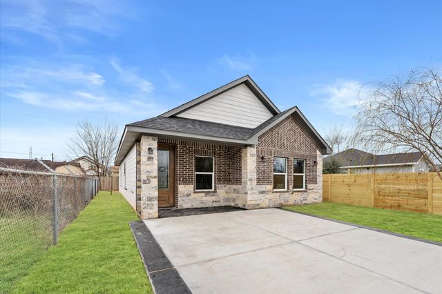 7926 Tate St, Houston, TX 77028