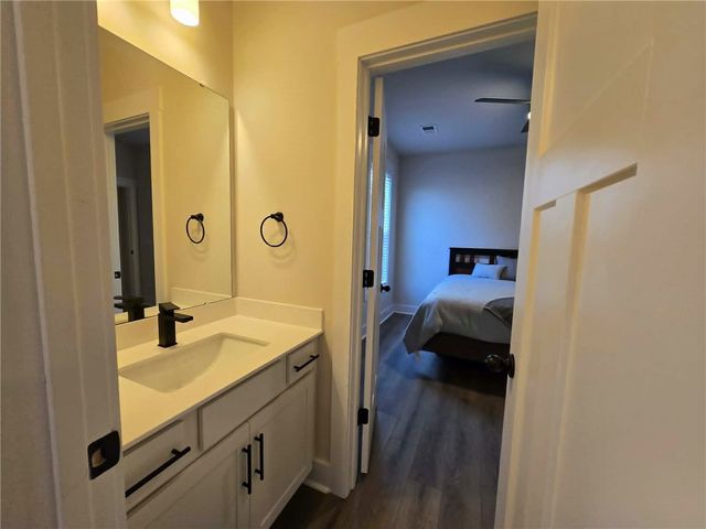 221 Summerall Lane, Seneca, SC 29678