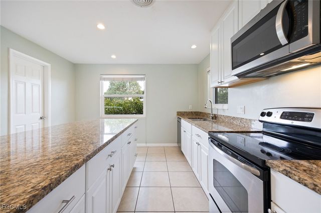 2307 Flora AVE, Fort Myers, FL 33907