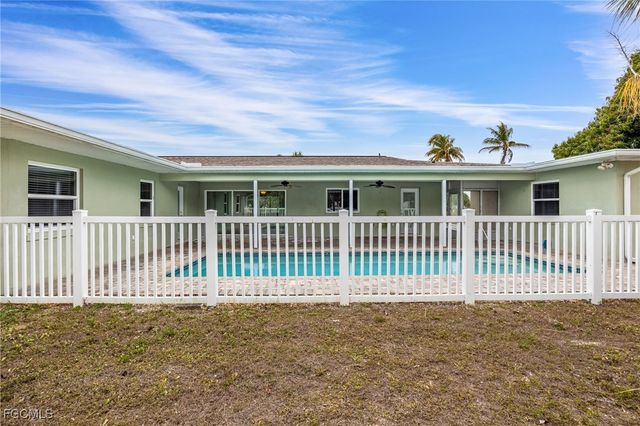 2307 Flora AVE, Fort Myers, FL 33907