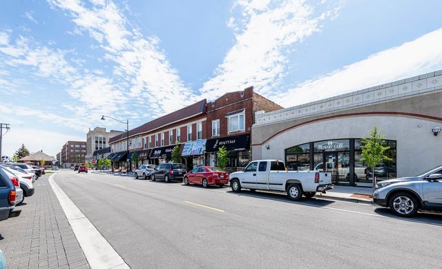 3302 Kenilworth Avenue 404, Berwyn, IL 60402