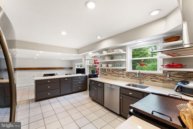 1833 W POINT DR, Cherry Hill, NJ 08003