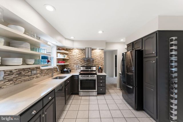 1833 W POINT DR, Cherry Hill, NJ 08003