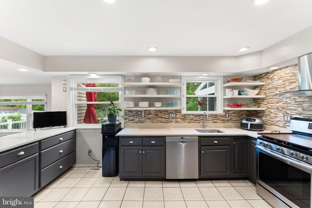 1833 W POINT DR, Cherry Hill, NJ 08003